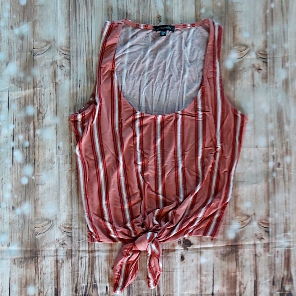 Cropped tie front